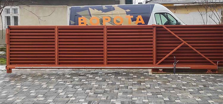 Плануючи розрахунок відкатних воріт, беріть до уваги габарити власного авто Плануючи розрахунок відкатних воріт, беріть до уваги габарити власного авто