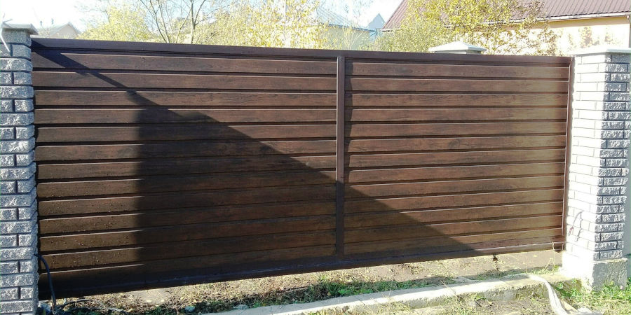 Ворота для дачи часто имеют простую конструкцию для экономии бюджета на приобретении Ворота для дачи часто имеют простую конструкцию для экономии бюджета на приобретении